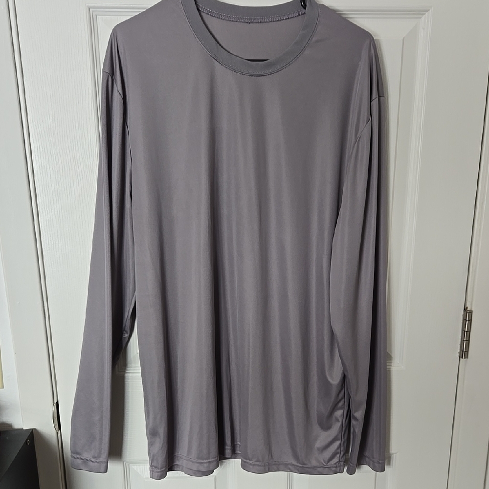 Gray Long Sleeve Tee with Crew Neck and Relaxed Fit